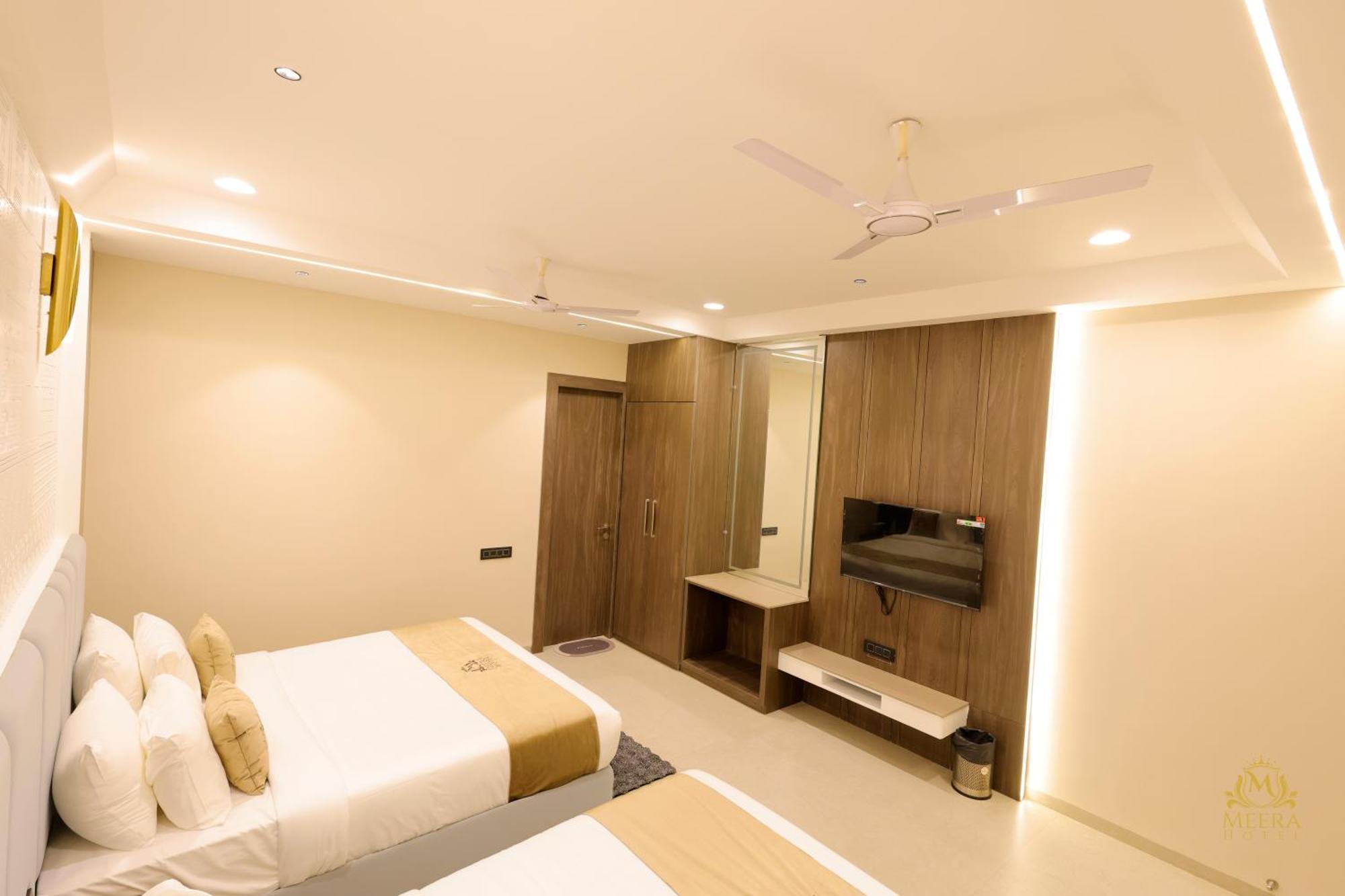 The Meera Hotel Ujjain Exterior foto