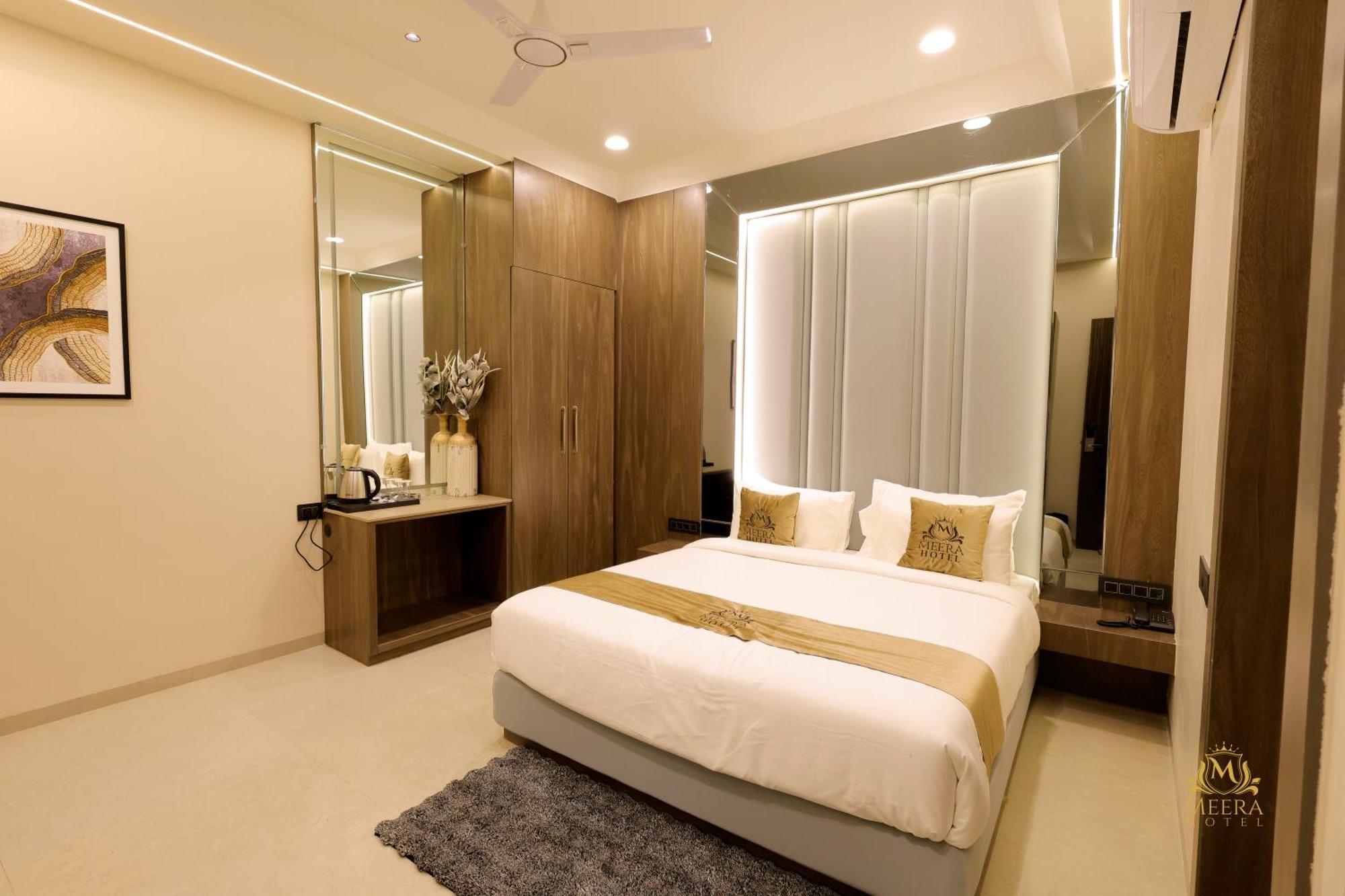 The Meera Hotel Ujjain Exterior foto
