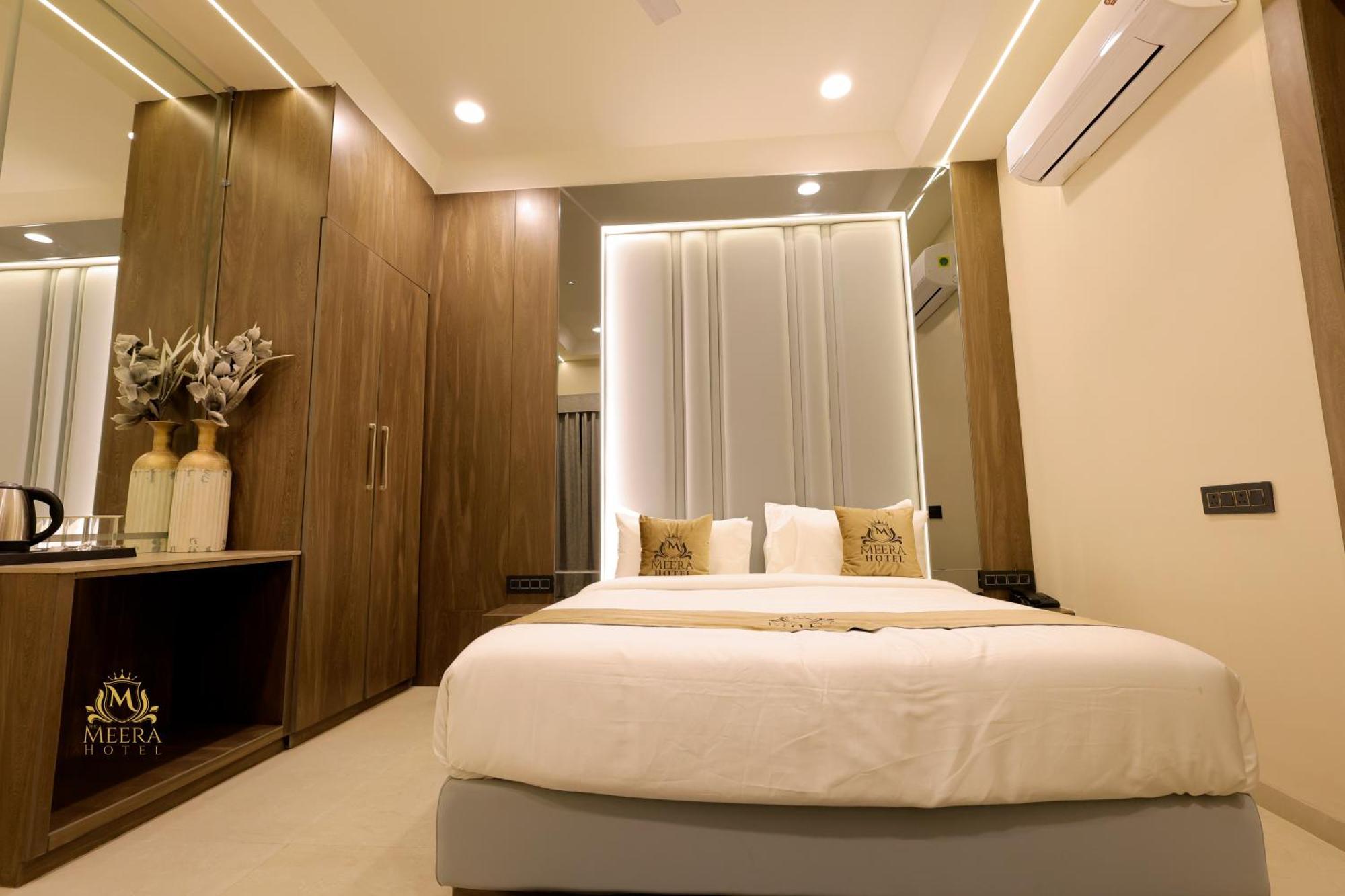 The Meera Hotel Ujjain Exterior foto